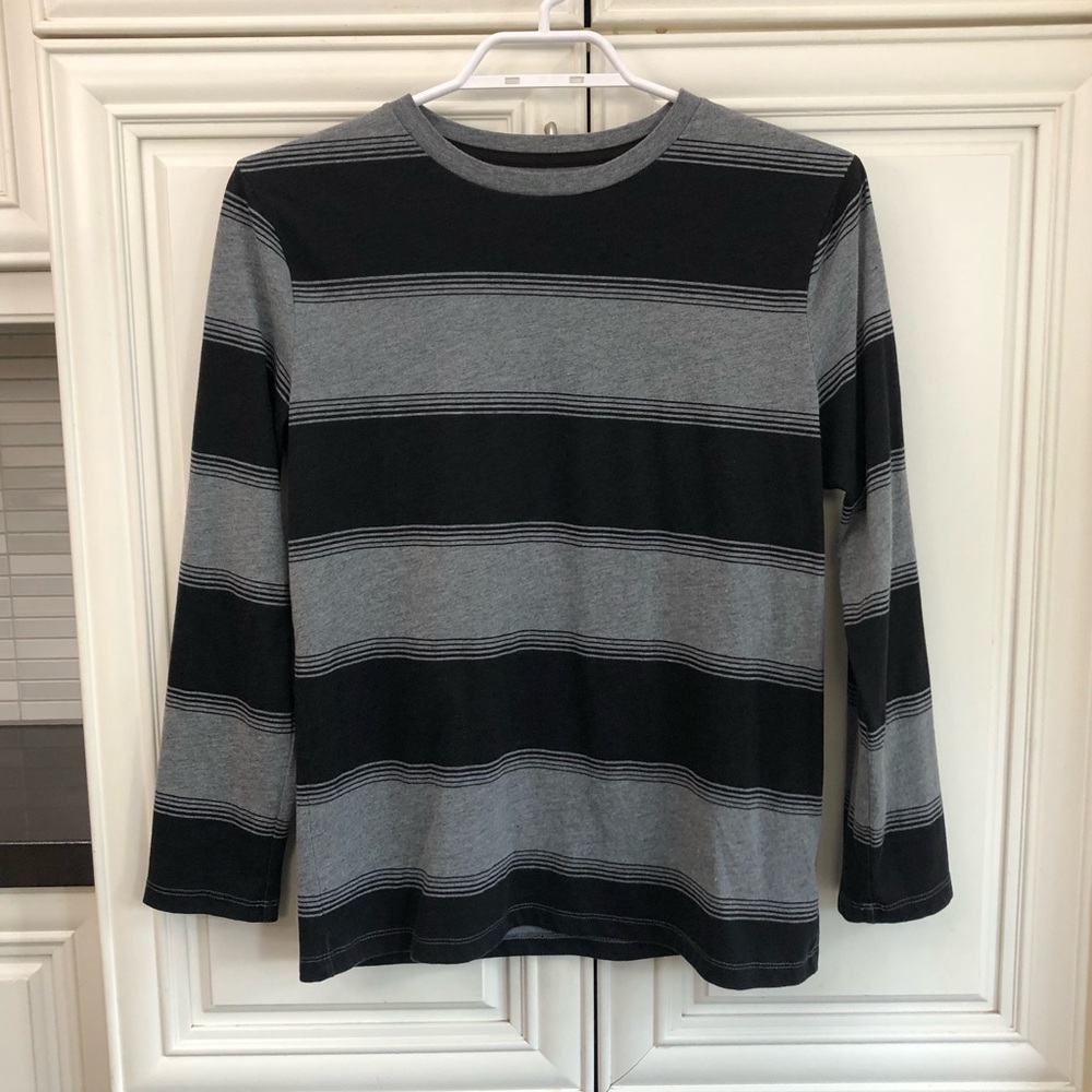 EUC Old Navy youth boys T-shirt l/s